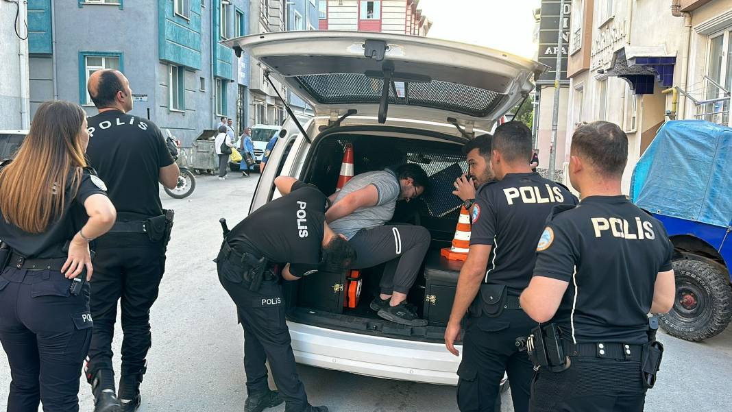 Kütahya'da aile faciası! Annesini ve üvey babasını katletti - Resim: 16